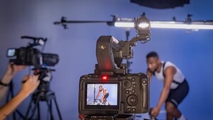 Canon EOS C50 Aynasız Sinema Kamera - Thumbnail