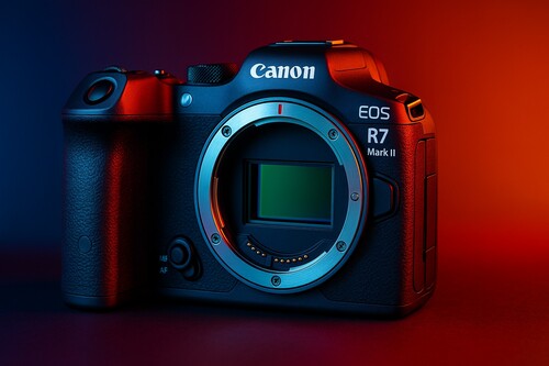 Canon EOS R7 Mark II Body Aynasız Fotoğraf Makinesi