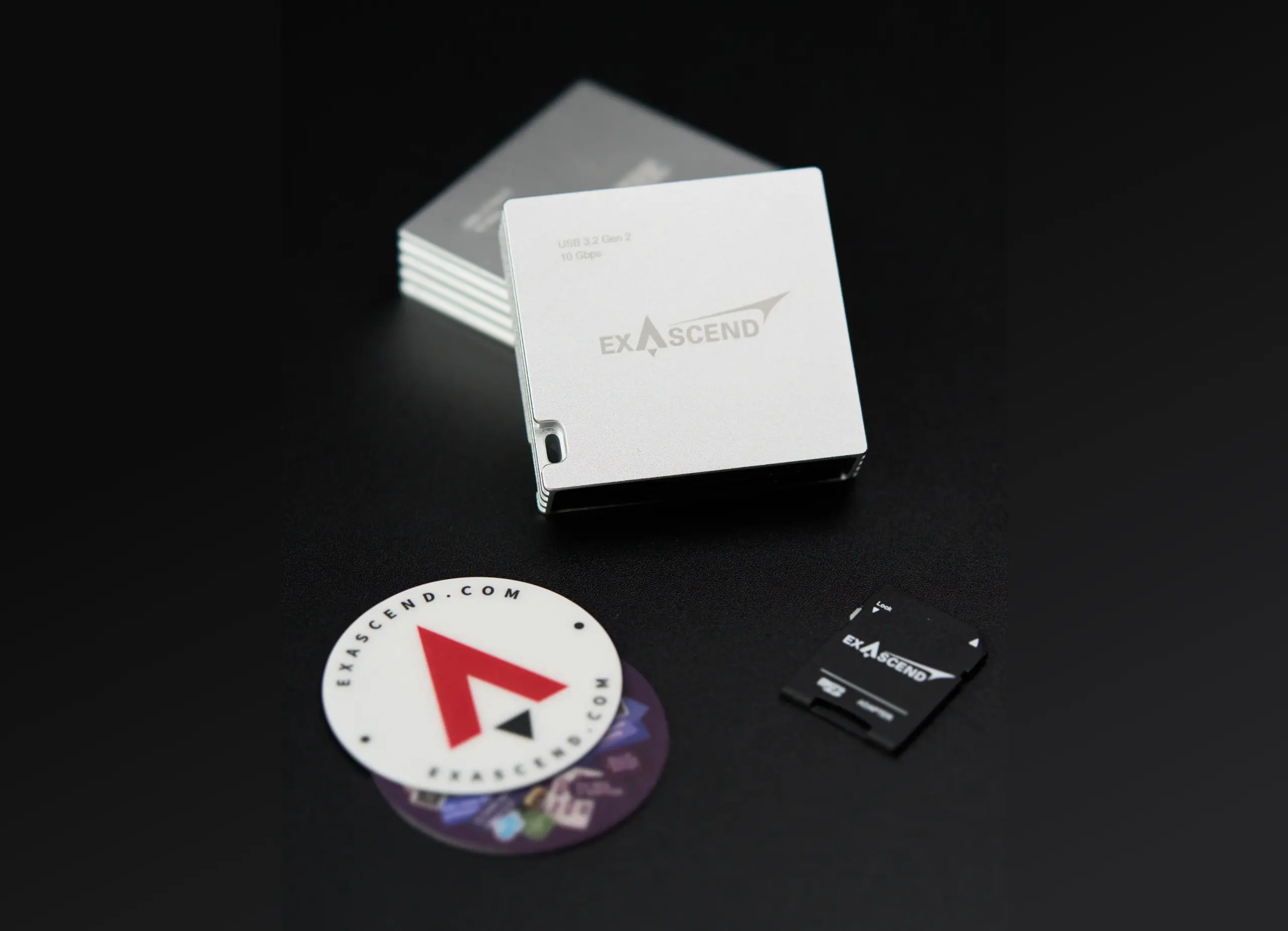 Exascend Essential 4-in-1 CFexpress Type B / SD / SD Express / microSD Kart Okuyucu