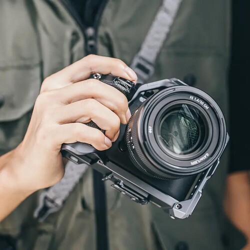 Falcam C00B3605 Sony a7RV İçin Quick Release Kamera Kafesi (F22 & F38 & F50)