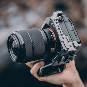 Falcam F22&F38 Quick Release L Bracket (Sony A7M4/A7S3) - Thumbnail