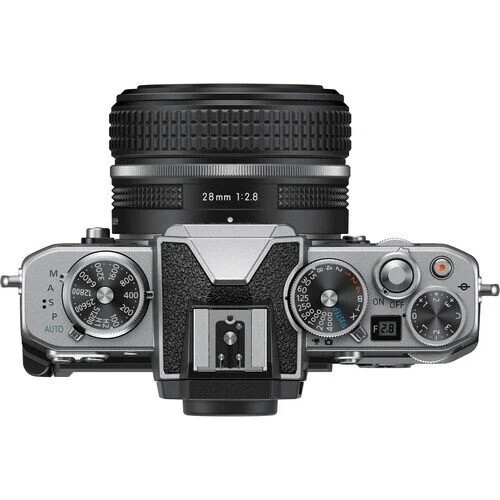 Nikon Z fc + 28mm f/2.8 SE Kit (Silver)
