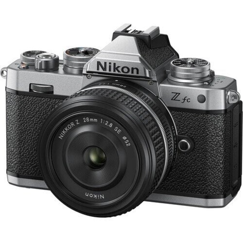 Nikon Z fc + 28mm f/2.8 SE Kit (Silver)