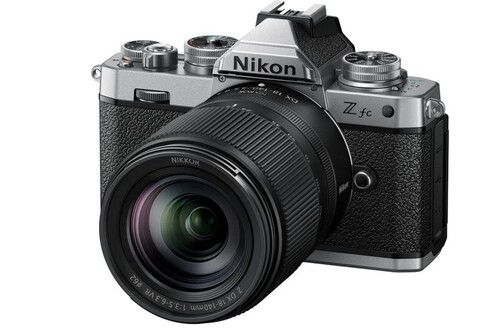 Nikon Z fc + Nikkor Z DX 18-140 VR Kit (Silver)