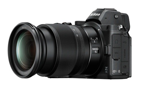Nikon Z5 + NIKKOR Z 24-70mm F/4 Lens Kit