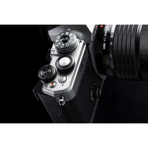 OM System OM-3 Aynasız Kamera (Body /Gümüş)