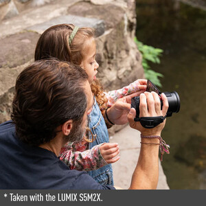 Panasonic HC-VX3 UHD 4K Video Kamera 24x Zoom - Thumbnail