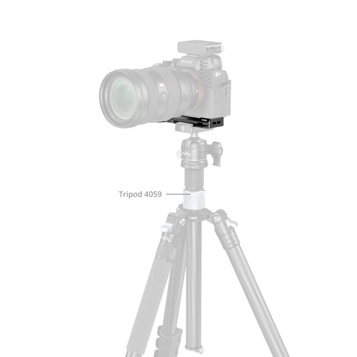 SmallRig 6033 Sony Alpha 7 V / 7R V / 7 IV için AirTag Yuvalı Taban Plakası