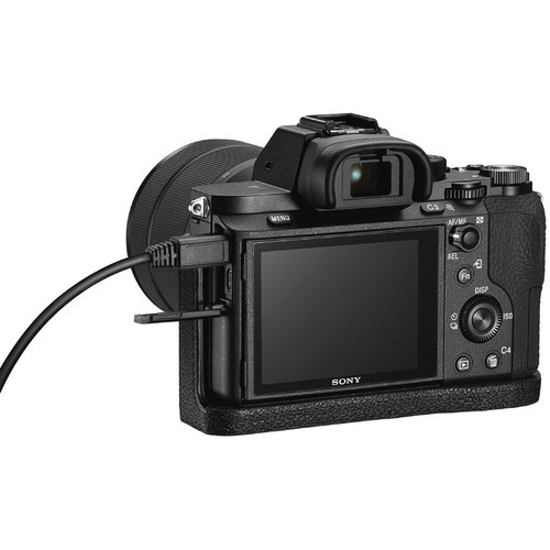 Sony Deri Kamera Kılıfı (a7 II / a7S II / a7R II)