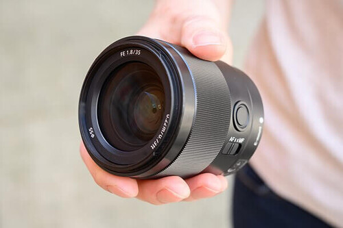 Sony FE 35mm f/1.8 Lens Sony FE 35mm f/1.8 Lens
