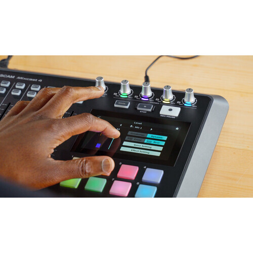 Tascam Mixcast 4 Mikser & Kaydedici ve USB Ses Arabirimi