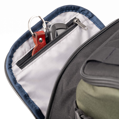 ThinkTank DarkLight™ 14L Kamera Sırt Çantası — Montane Green