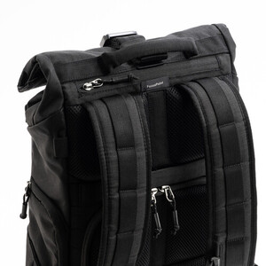 ThinkTank FocusPoint Rolltop Kamera Sırt Çantası (Asphalt Black, 22 L) - Thumbnail