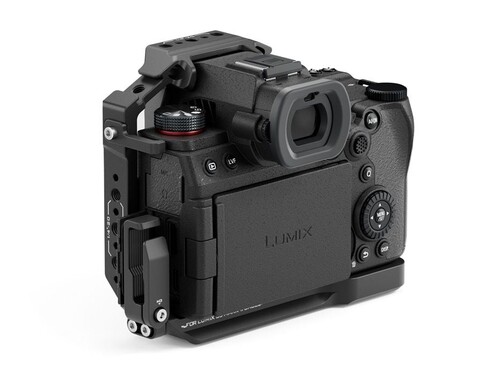 Tilta TA-T50-HCC-B Panasonic S5 II/IIX için Yarım Kamera Kafesi