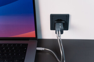 Verbatim 35W GaN Hızlı Şarj Cihazı 2 Portlu (1x USB-C PD 35W + 1x USB-A QC 3.0) - Thumbnail