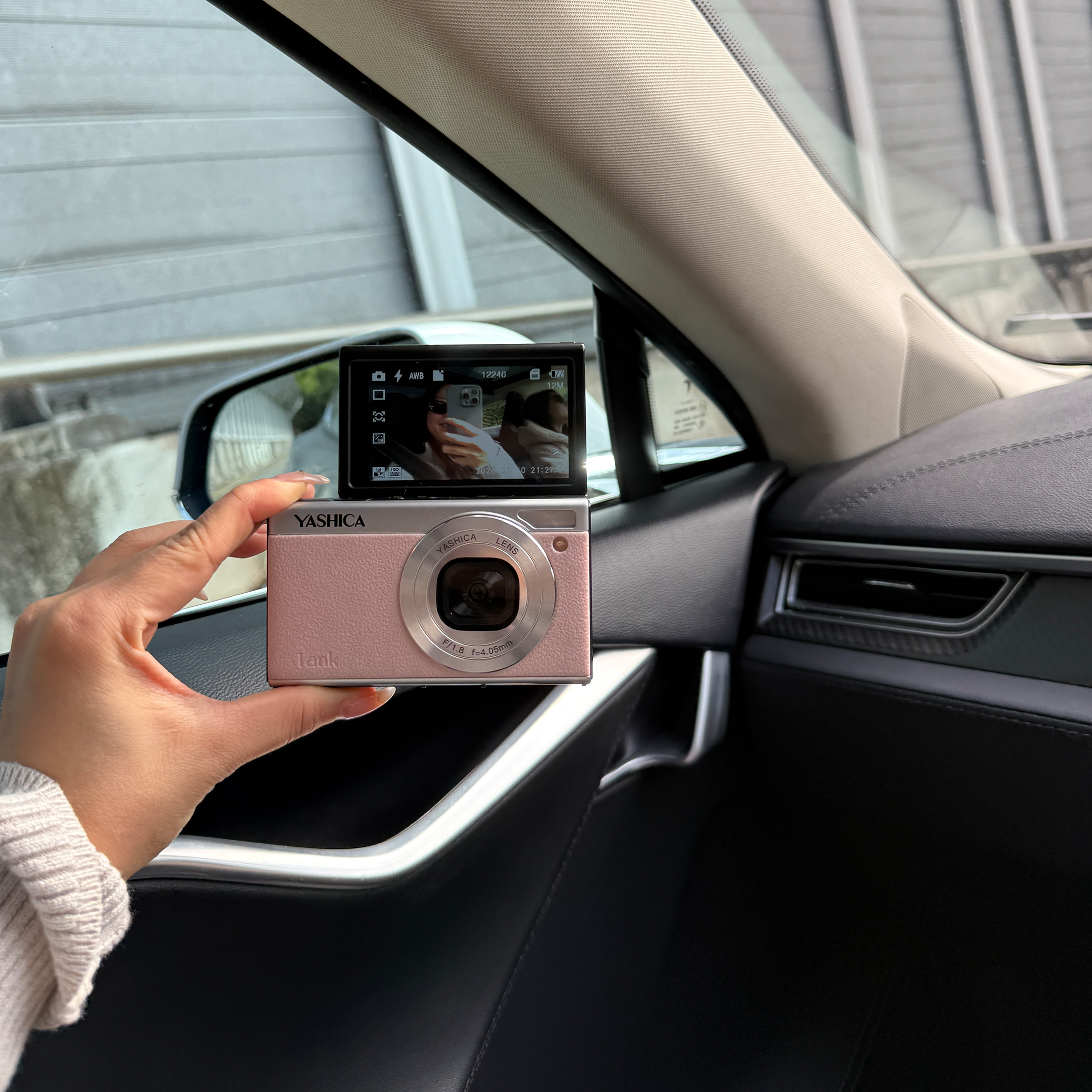 Yashica Tank Kompakt Dijital Kamera (Pembe) - Thumbnail